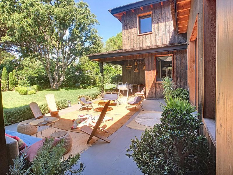 private property available for rent specifically for photoshoots in Saint Tropez